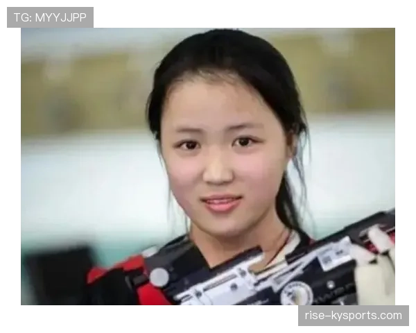 杨倩看着像邻家妹妹,账单却肯定比我工资条厚得离谱 杨倩看着像邻家妹妹,账单却肯定比我工资条厚得离谱